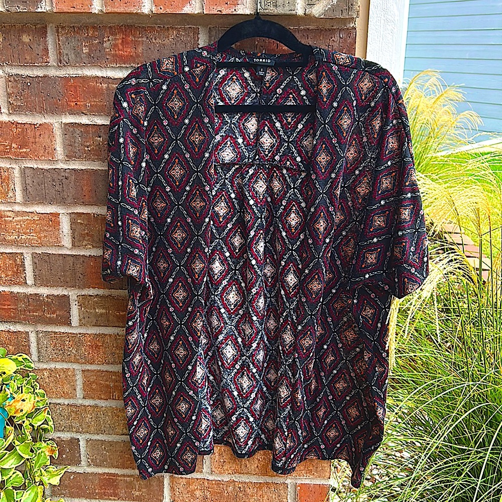 TORRID Ladies size 1 Geometric print Multicolor Open Cardigan